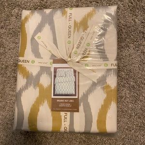 West Elm Full/Queen Duvet w/ 2 Euro Pillow Shams